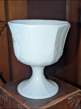 Indiana Glass Vintage White Milk Glass Pedestal Bowl/Vase Compote Harvest Grape